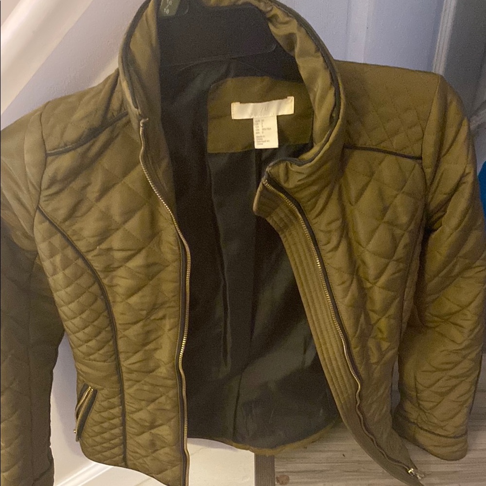 H&M Green Quilted Puffer Jacket with Stand-Up Collar